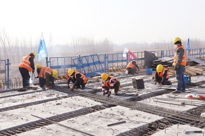 人勤春來(lái)早:京雄高速全力推進(jìn)工程建設(shè)